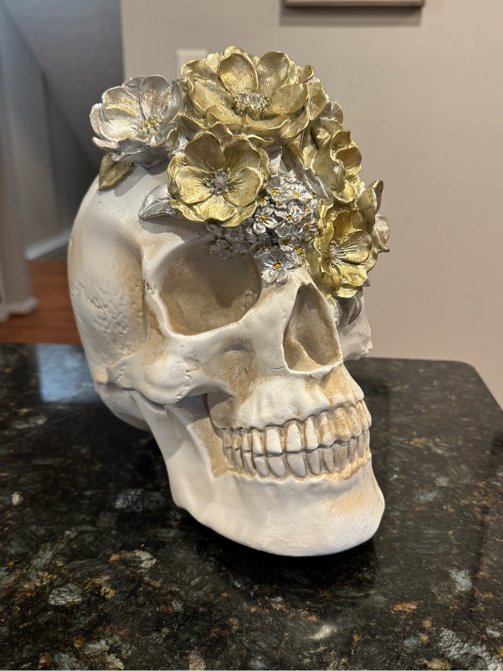 XL Sugar Skull with Gold/Silver Flowers Realistic Romantic Halloween Spooky NEW